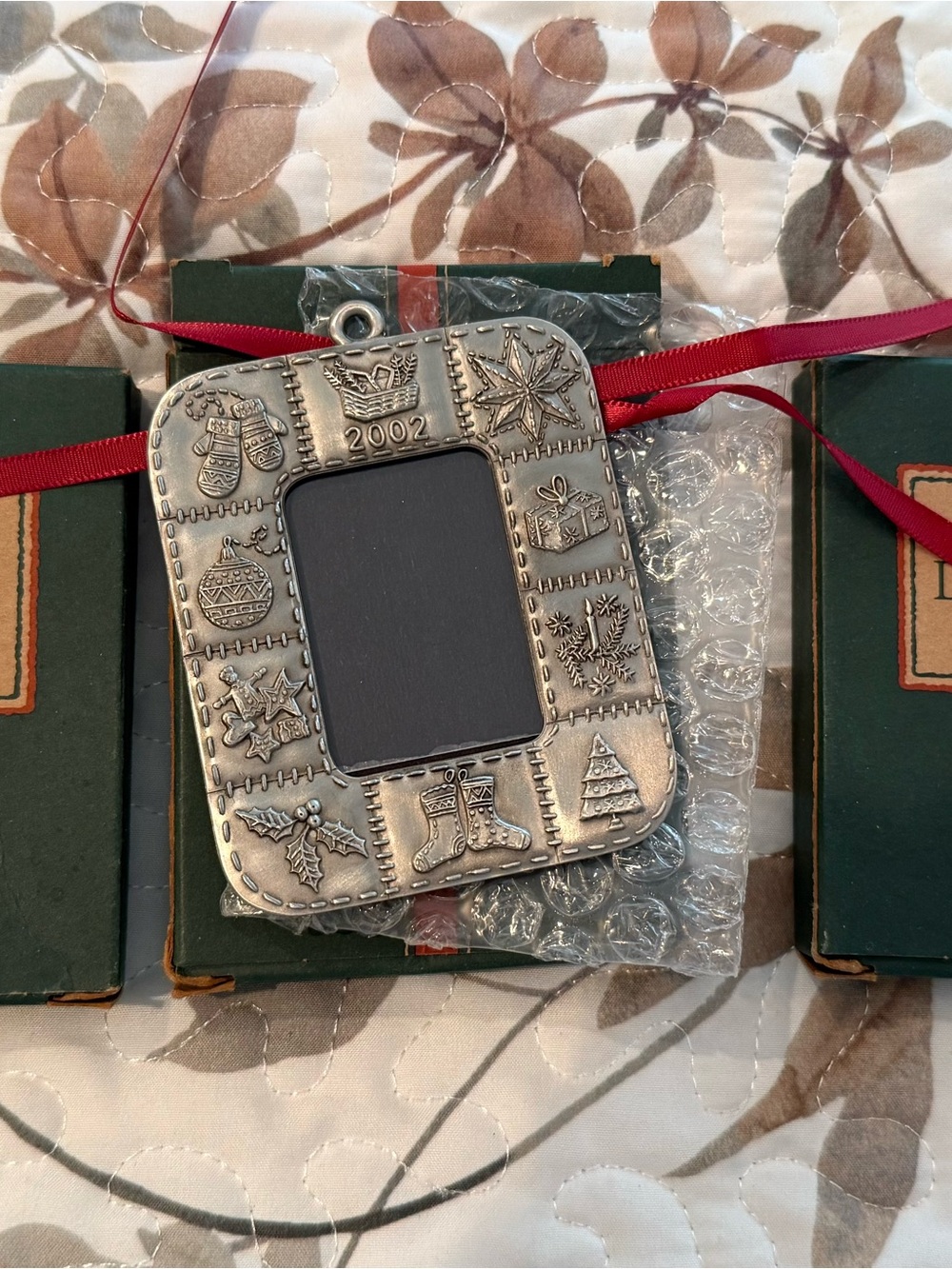 Longaberger Green and Gold Holiday Tie-On Frame Box